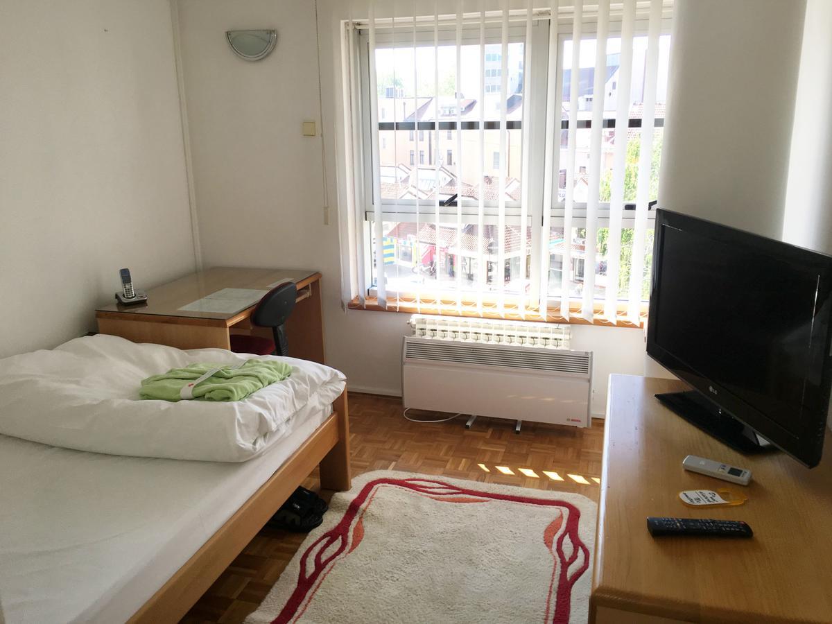 Apartmani Olimpus Banja Luka Exteriör bild